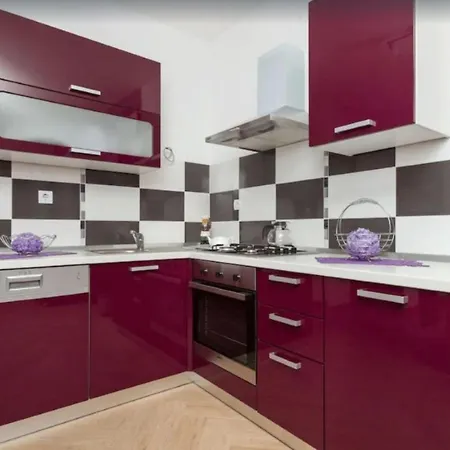 فيلة Golden View