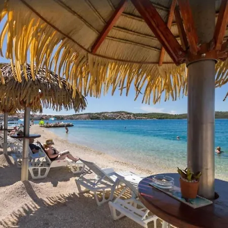 فيلة Golden View *