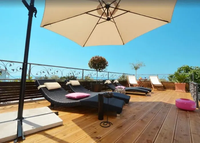 Βίλα Golden View Τρογκίρ