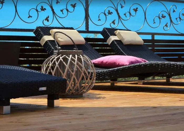 Golden View * Τρογκίρ