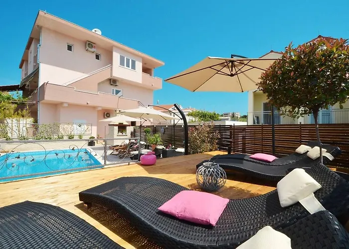 Βίλα Golden View *